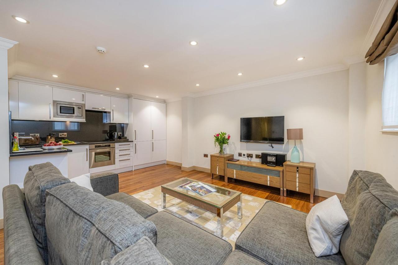 Claverley Court Apartments Knightsbridge London Room photo