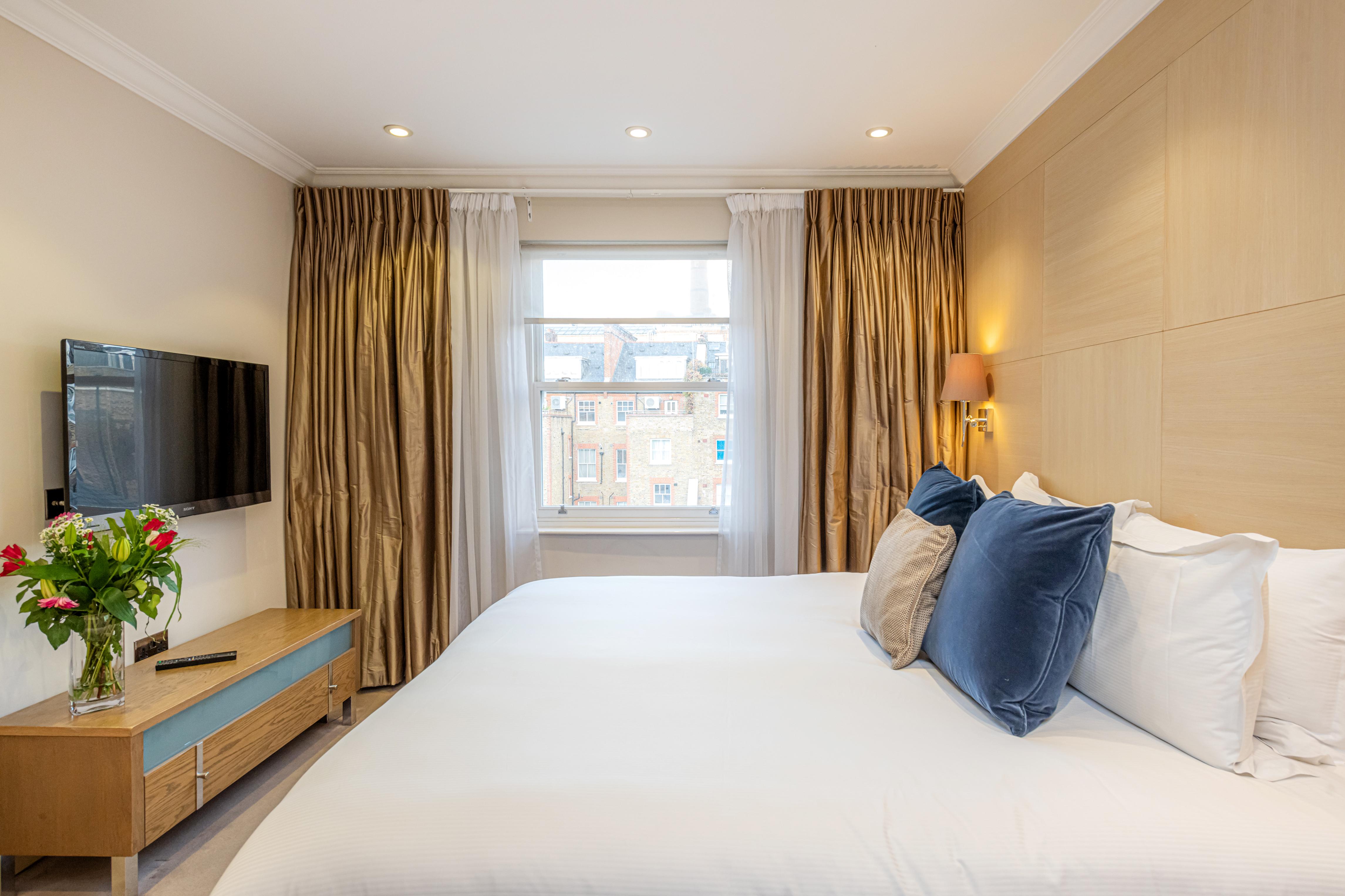 Claverley Court Apartments Knightsbridge London Exterior photo