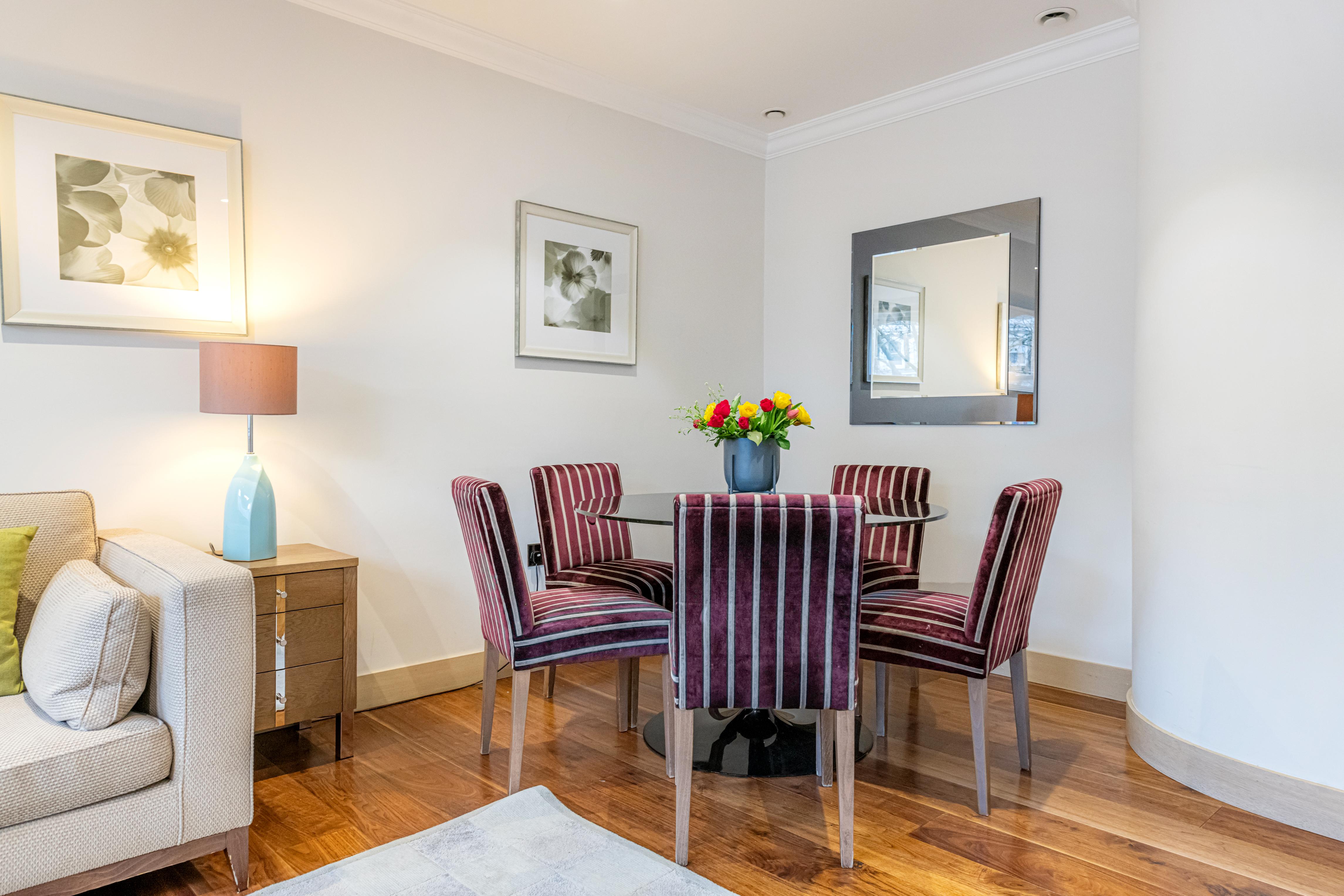 Claverley Court Apartments Knightsbridge London Exterior photo