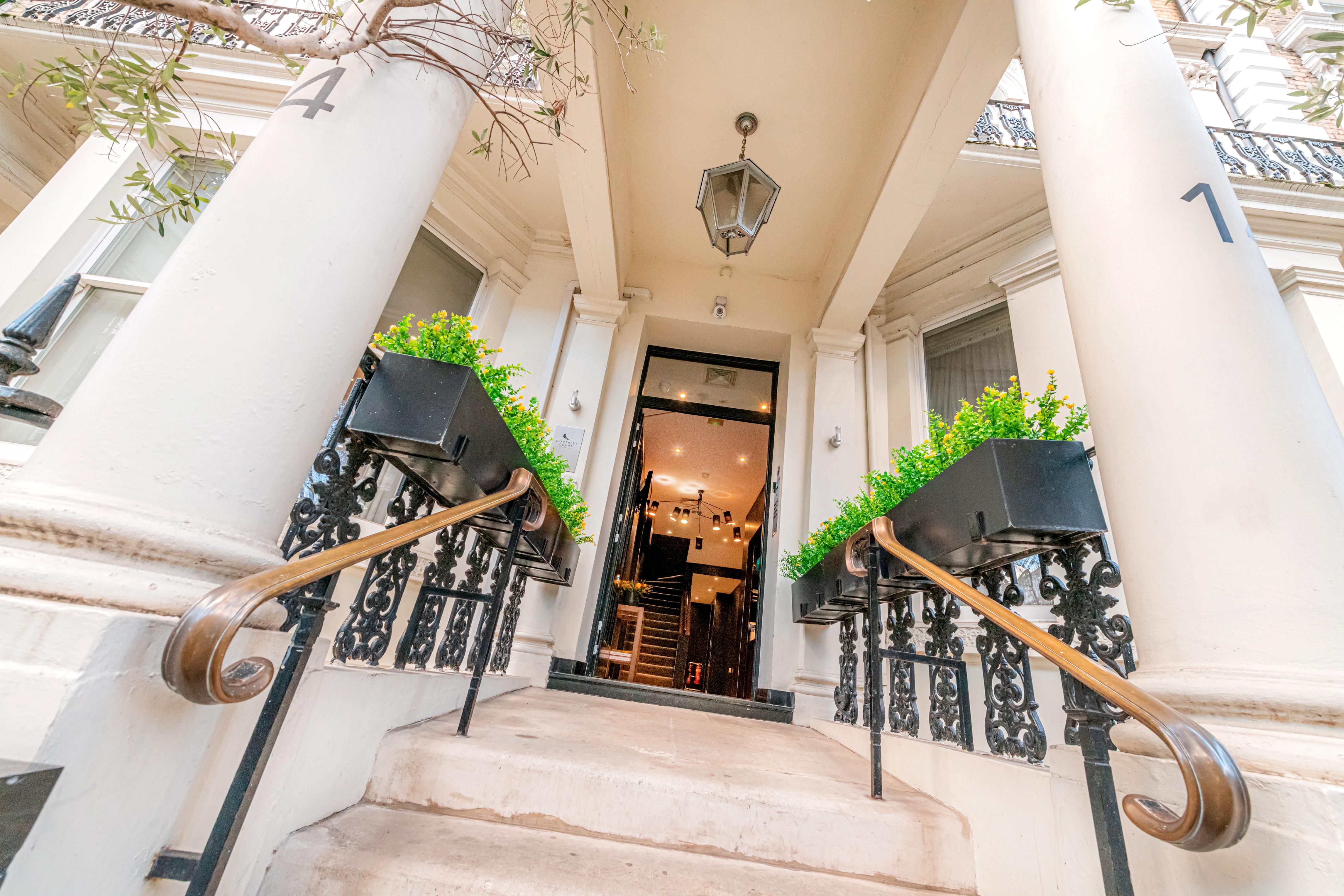 Claverley Court Apartments Knightsbridge London Exterior photo