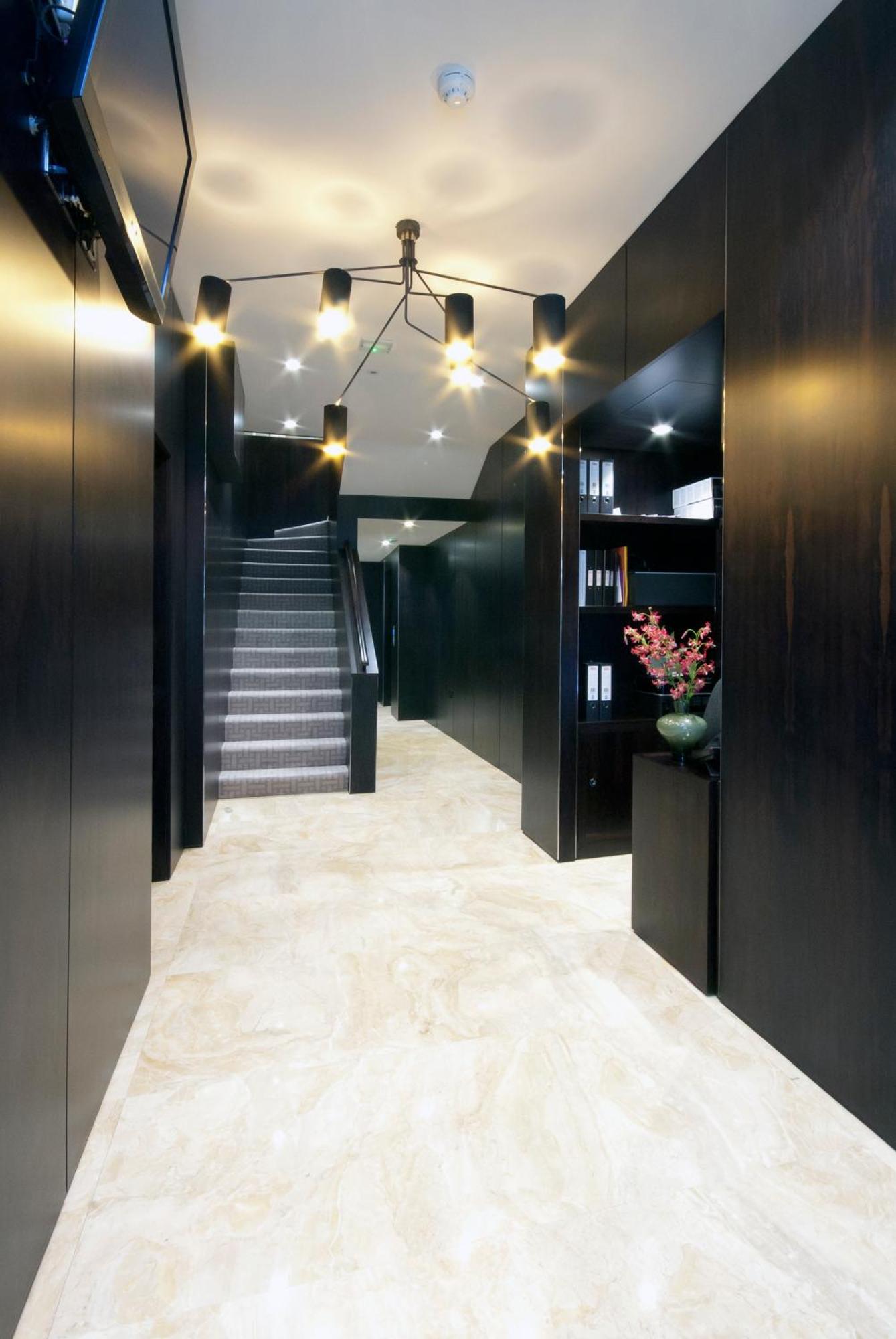 Claverley Court Apartments Knightsbridge London Exterior photo