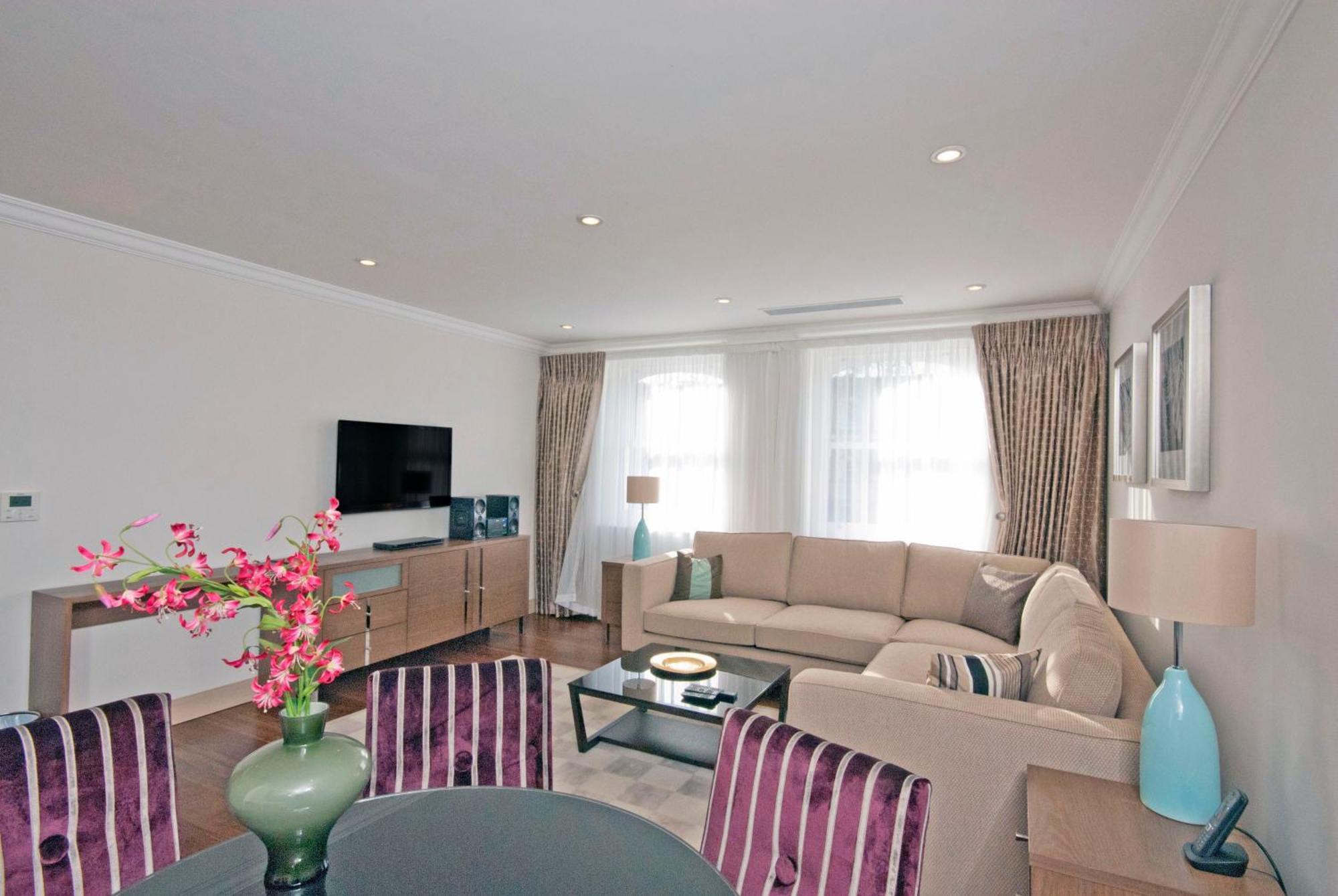 Claverley Court Apartments Knightsbridge London Exterior photo