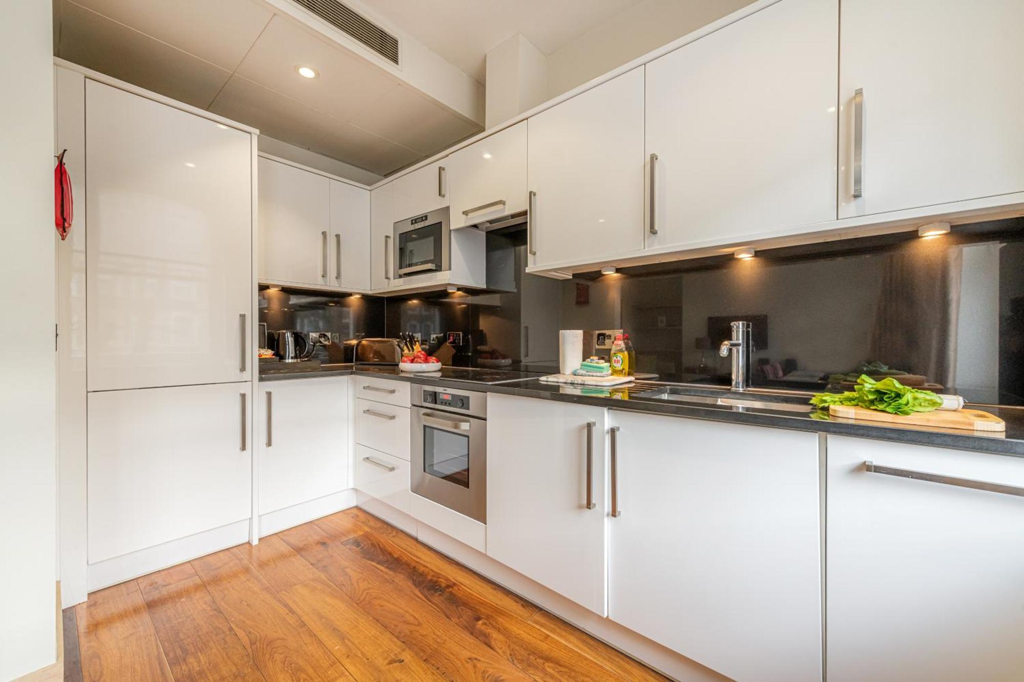 Claverley Court Apartments Knightsbridge London Room photo