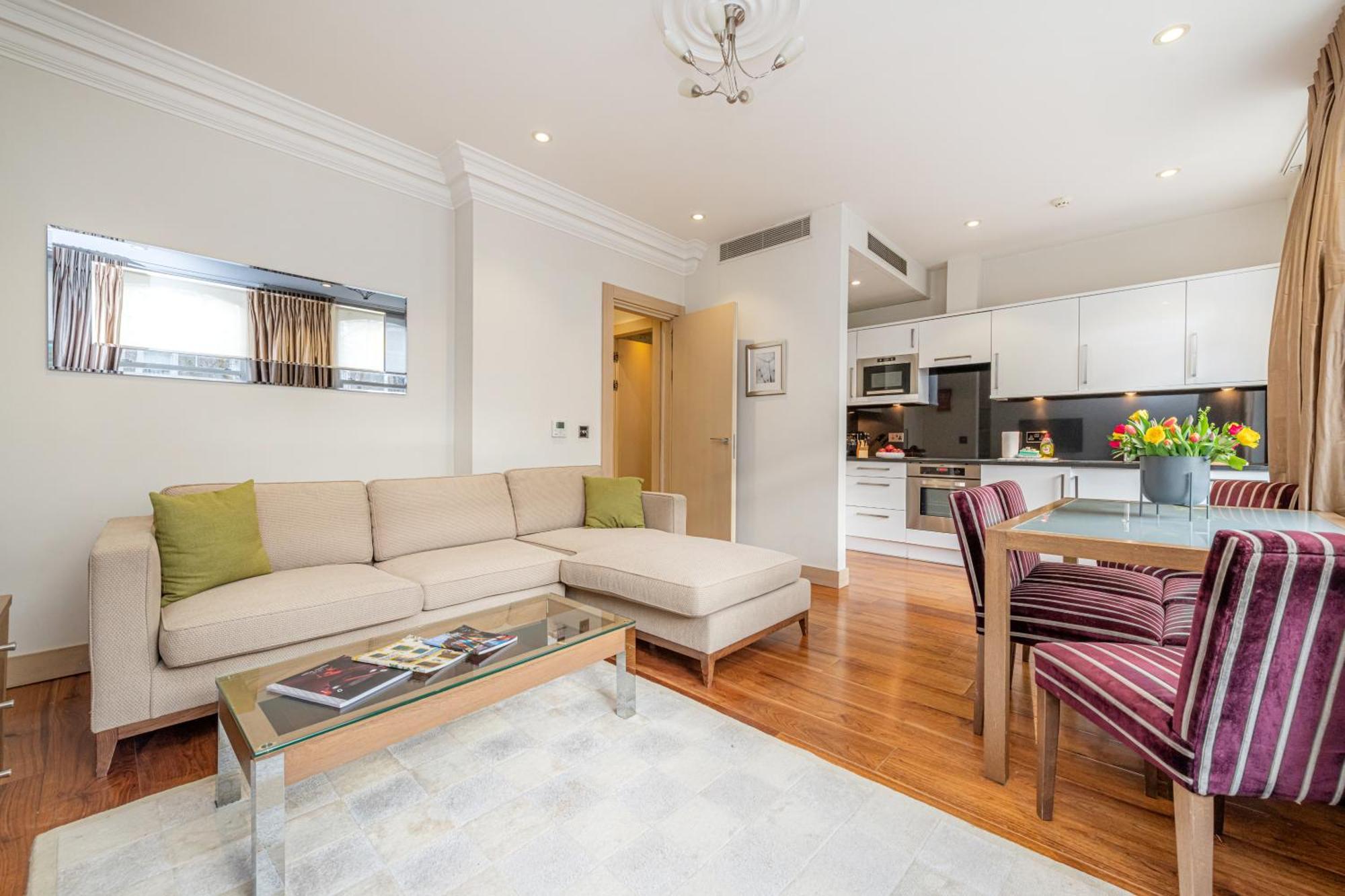 Claverley Court Apartments Knightsbridge London Room photo